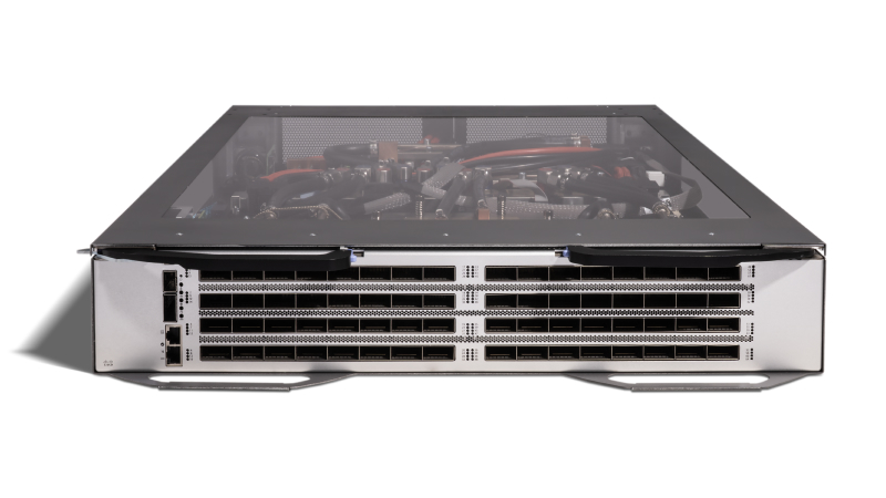 המתג Cisco N9364F-SG3 בקיבולת 102.4T ובקירור נוזלי מלא